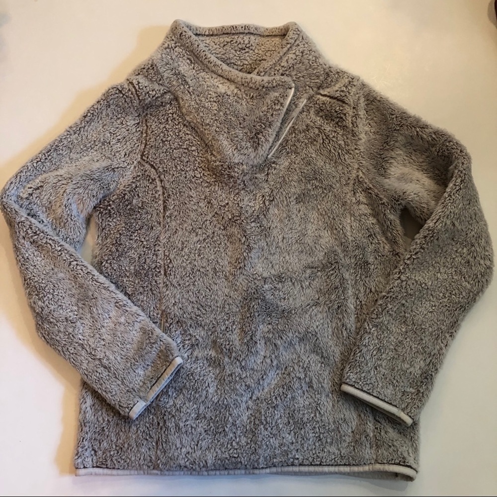 St. John’s Bay‎ fuzzy sweatshirt